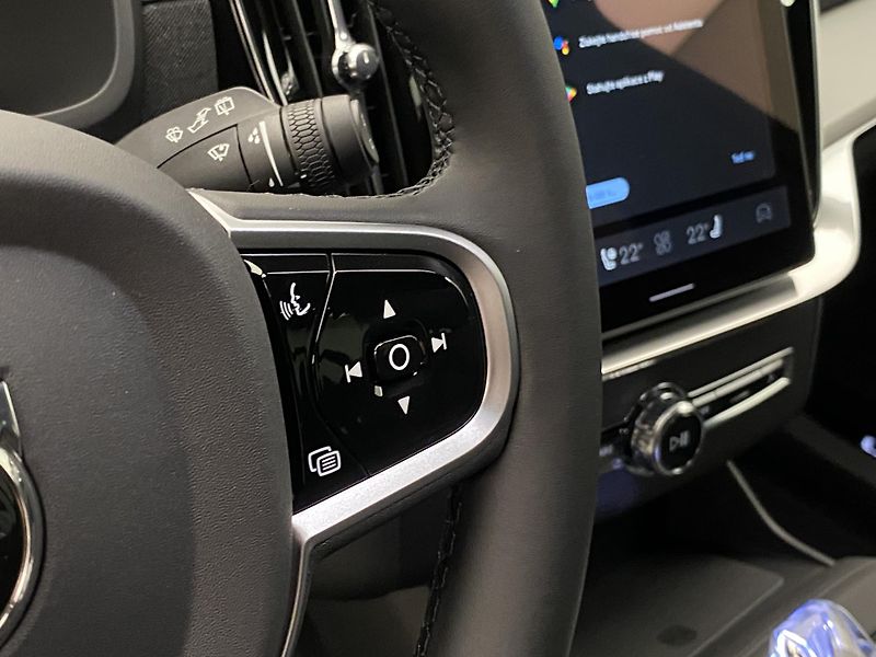 Volvo XC90 (2026) B5 AWD AUT BLACK EDITION ULTRA - fotka 27 z 73