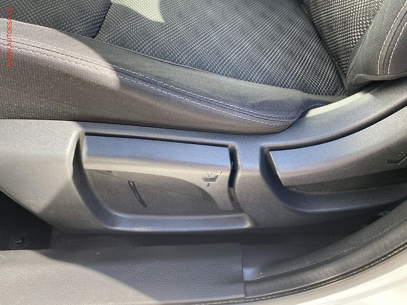 Nissan Qashqai (2015) 1.6 dCi 4x4, Acenta - fotka 14 z 16