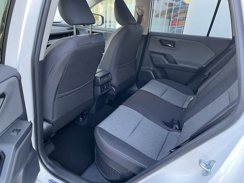 Toyota RAV4 2,5 HEV 4X4 Comfort - fotka 9 z 29