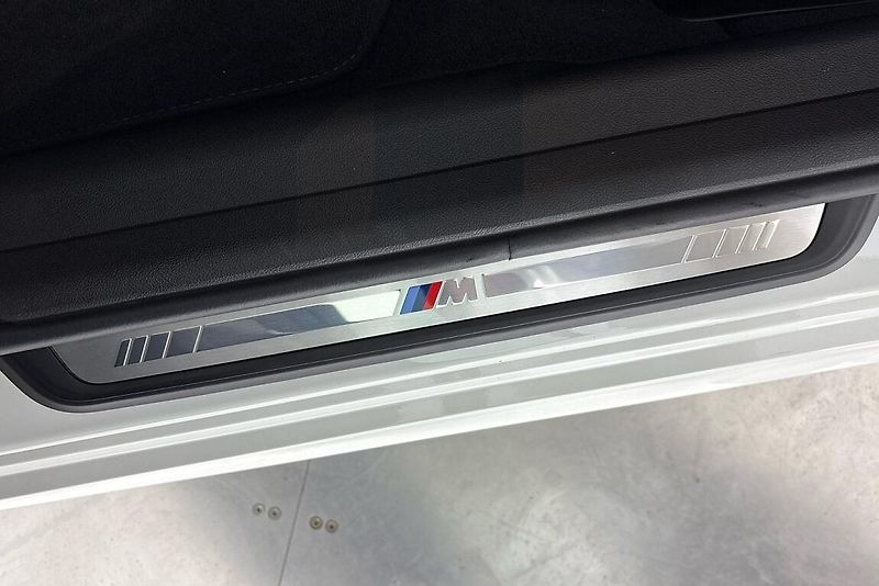 BMW Řada 3 řady 3 | M340d xDrive - fotka 15 z 25
