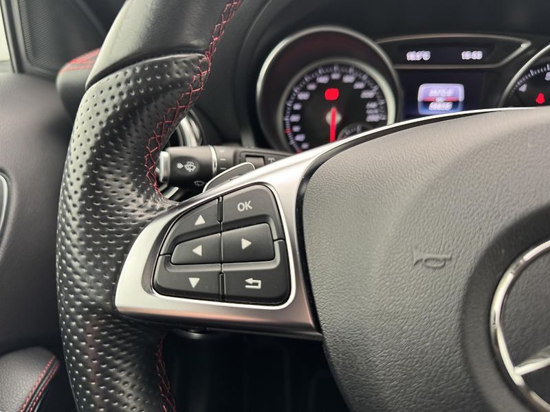 Mercedes-Benz GLA 220i*135kw*4x4*CZ*AMG - fotka 22 z 46