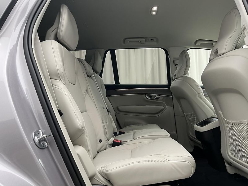 Volvo XC90 (2026) B5 AWD DARK PLUS AUT - fotka 26 z 47