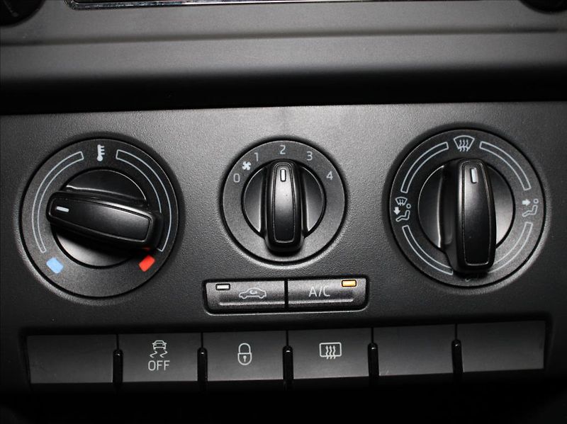 Škoda Rapid 1,2 TSi 63kW Fresh 1.maj.ČR - fotka 19 z 22