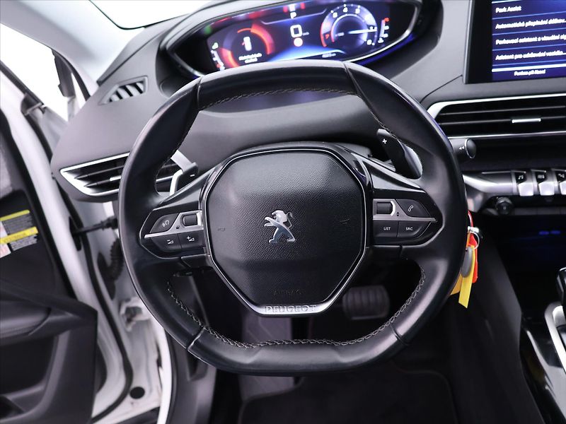 Peugeot 3008 1.2 PT 96kW Aut. Allure CZ - fotka 17 z 34