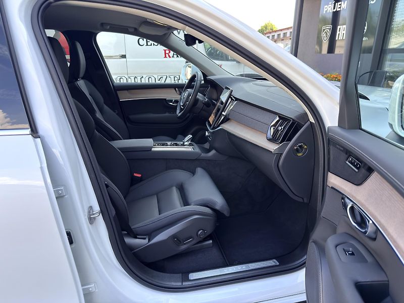 Volvo XC90 T8 AWD RECH. PLUS BRIGHT +kola - fotka 18 z 58