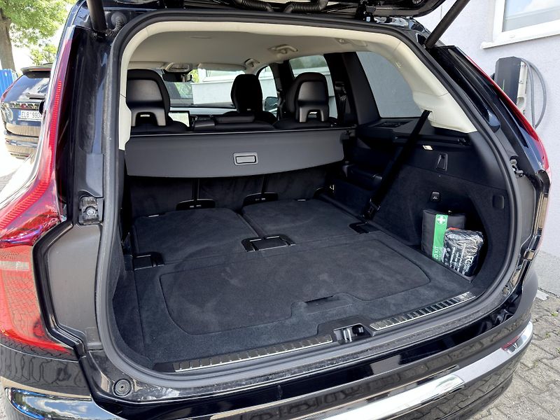 Volvo XC90 B5 AWD PLUS BRIGHT // 7M +kola - fotka 17 z 52