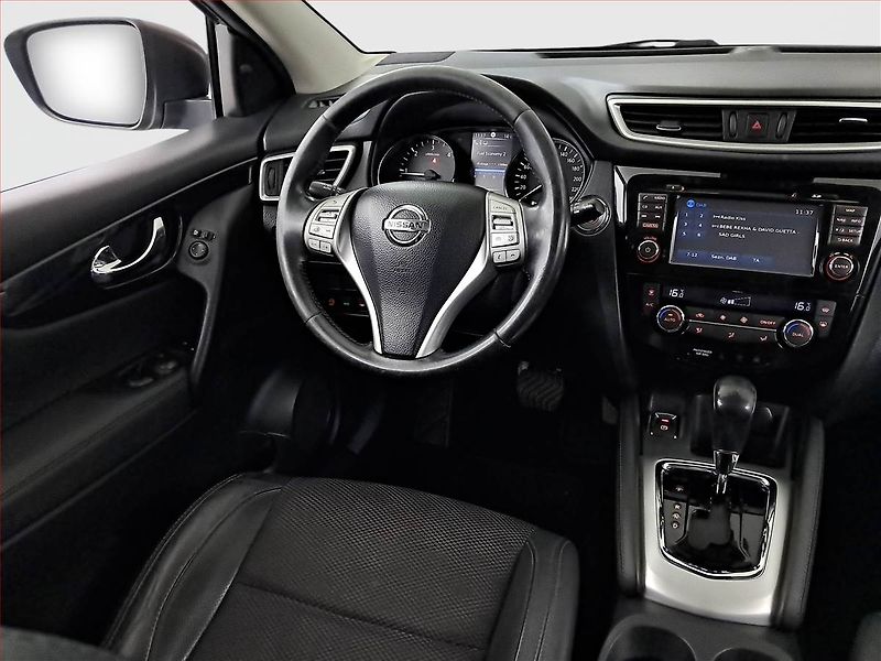 Nissan Qashqai (2015) 1.6 dCi, Automat, Serv.kniha - fotka 7 z 19