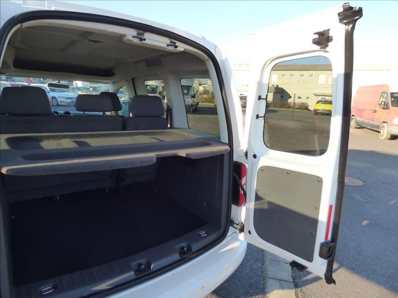 Volkswagen Caddy 2,0 TDI  Cup DSG - fotka 15 z 39