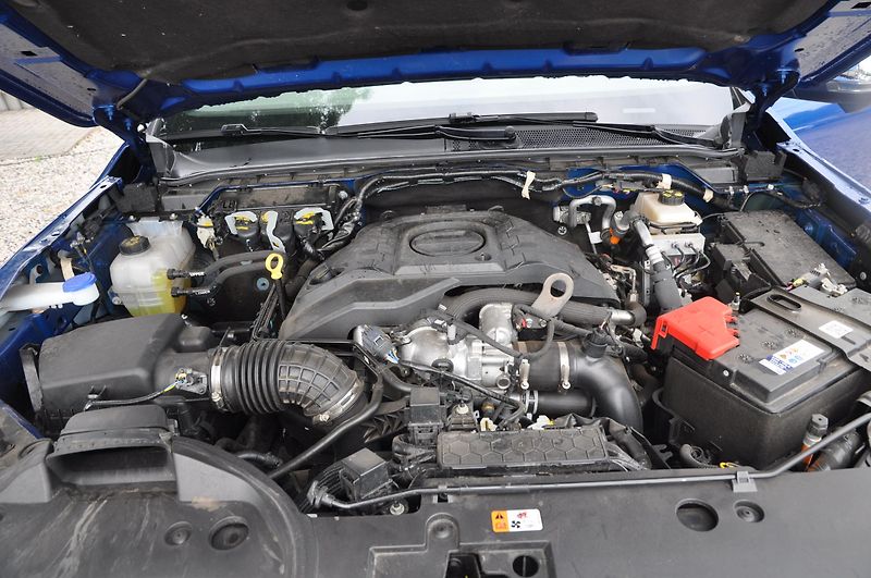 Volkswagen Amarok 3.0TDi V6 177kW 4x4 AVENTURE - fotka 12 z 26