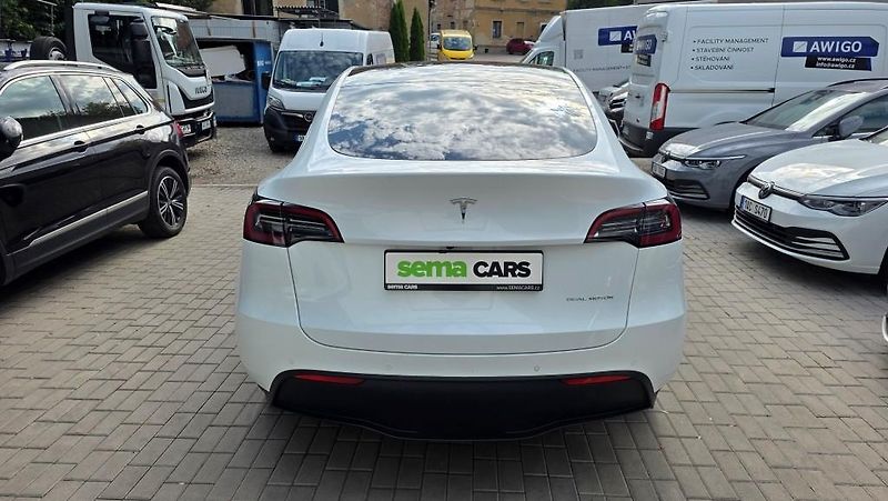 Tesla Model Y (2022) Long Range AWD SoH 91,4% - fotka 6 z 37