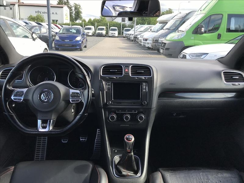 Volkswagen Golf 1,2 GTI - fotka 10 z 16
