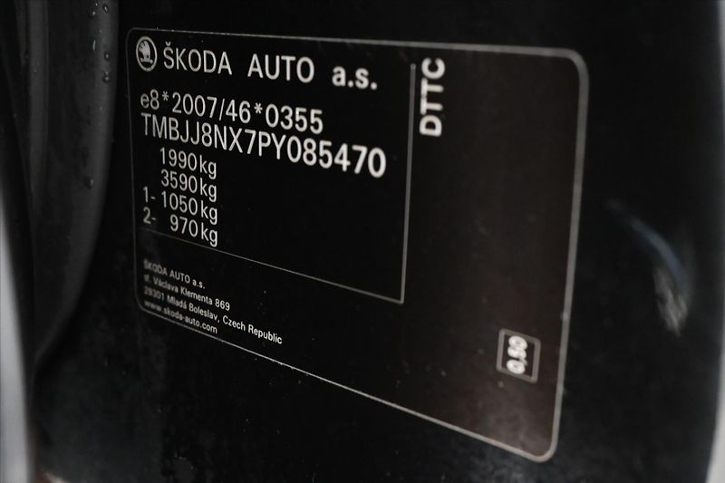 Škoda Octavia 2,0 TDI 110 kW DSG TAŽNÉ Záruk - fotka 12 z 32