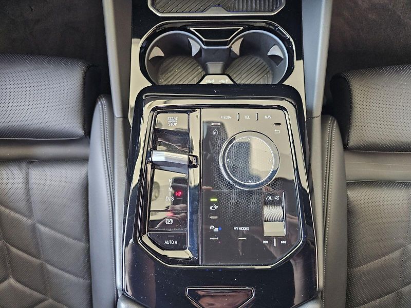 BMW Řada 5 540d xDrive Touring - fotka 25 z 39
