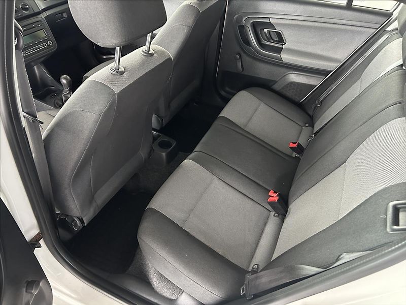 Škoda Fabia 1,6   TDI,KLIMATIZACE - fotka 14 z 16