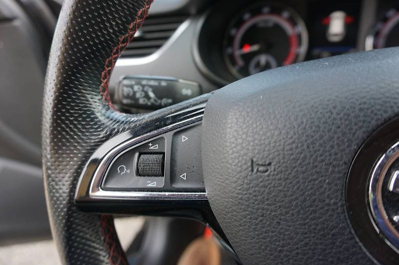 Škoda Octavia (2018) 2,0 RS - fotka 27 z 32