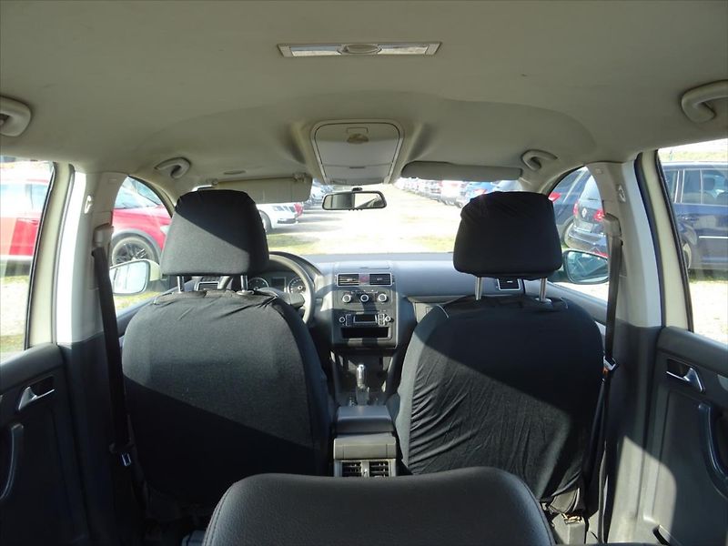 Volkswagen Touran 1,6 TDi 77 kW - fotka 16 z 25