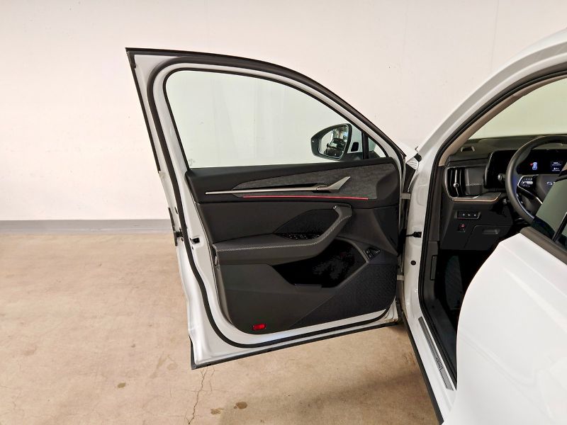 Škoda Kodiaq (2025) iV 1.5 TSI 150 kW DSG Exclusiv - fotka 23 z 35