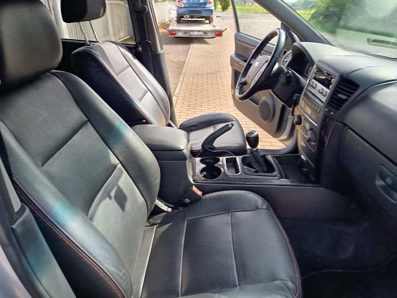 Kia Sorento (2007) 2.5 VGT tažné na 3t. - fotka 35 z 46