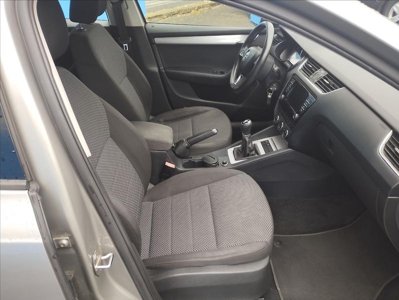 Škoda Octavia 1,2 TSI 81KW - fotka 8 z 15