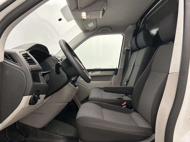 Volkswagen Transporter 2.0 TDI Long - fotka 13 z 21