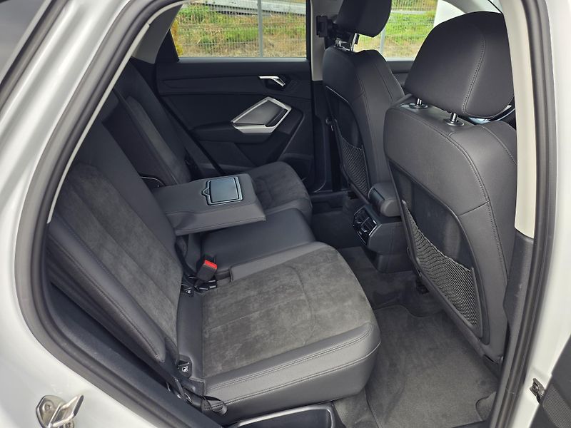Audi Q3 (2021) SPORTBACK 2.0TFSI 140kW BUFÍK - fotka 11 z 21