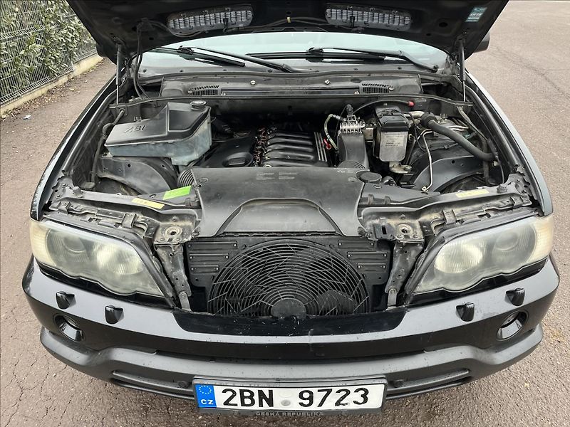 BMW X5 2,9 d 135KW AUT 4x4 KLIM TAŽNÉ - fotka 27 z 35