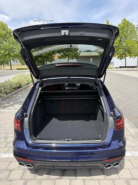 Audi S4 (2023) AUDI S4 AVANT  - fotka 4 z 21