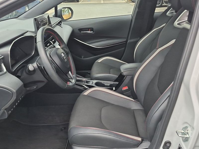 Toyota Corolla GR SPORT Dynamic 2.0 hybrid - fotka 9 z 25