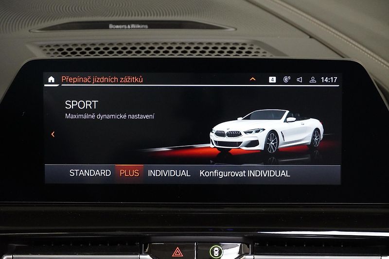BMW Řada 8 BMW 850i Xdrive cabrio - fotka 39 z 44