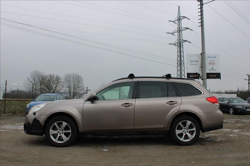 Subaru Outback 2,0 D  4 x 4, ČR, SERVISKA - fotka 8 z 29