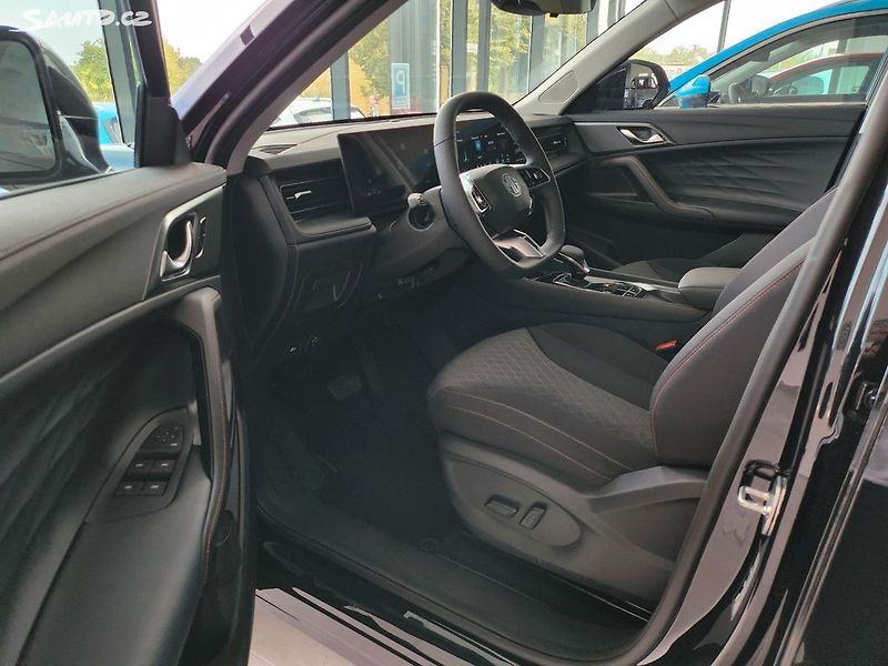 MG HS (2025) 1,5 TGI Emotion 7DCT, NOVÉ! - fotka 8 z 11