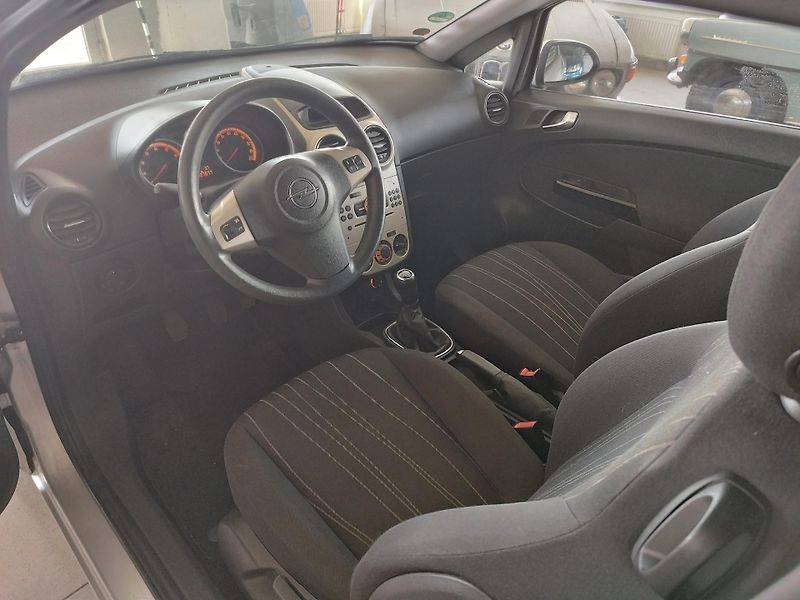 Opel Corsa (2008) 1,4I,66KW,KLIMA,SERVISKA - fotka 13 z 23