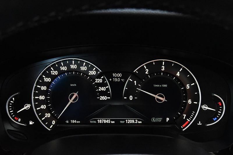 BMW Řada 5 530i xDrive LUXURY LINE,LED,ČR - fotka 20 z 50