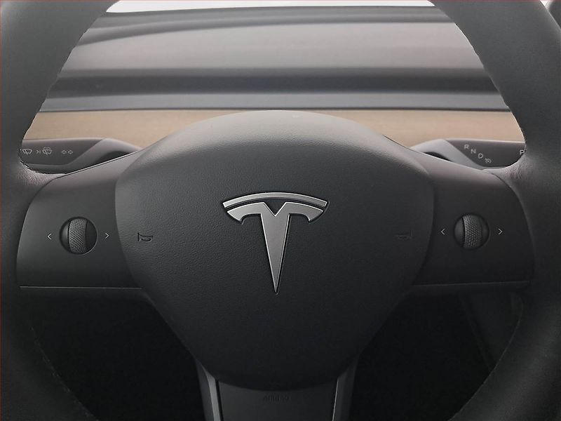 Tesla Model Y (2022) Long Range AWD 79kWh, SoH 91% - fotka 21 z 31