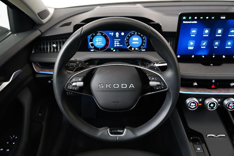 Škoda Superb - fotka 18 z 30