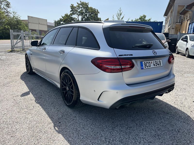 Mercedes-Benz Třídy C (2017) C63S AMG V8 Biturbo  - fotka 13 z 55