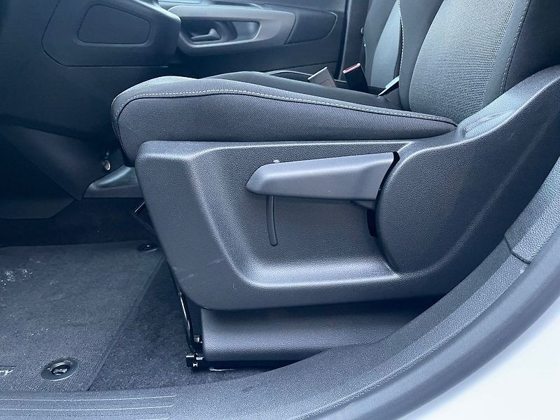 Toyota ProAce City Verso MC24 1.5L MT - fotka 17 z 25