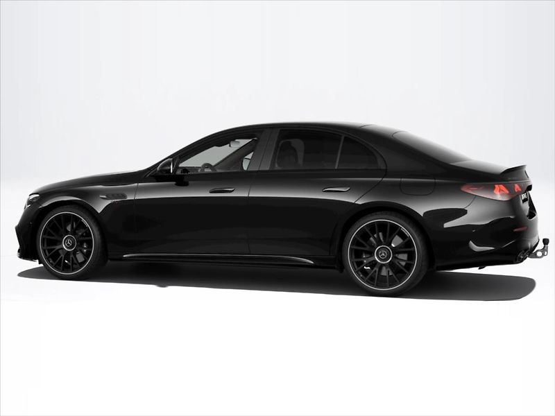 Mercedes-Benz Třídy E (2026) 3,0 Mercedes-AMG E 53 HYBRID 4 - fotka 4 z 9