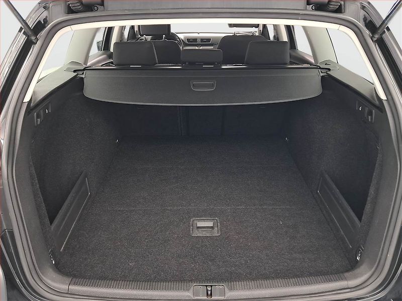 Volkswagen Passat (2014) Comfortline 2.0 TDI, Navi - fotka 14 z 17