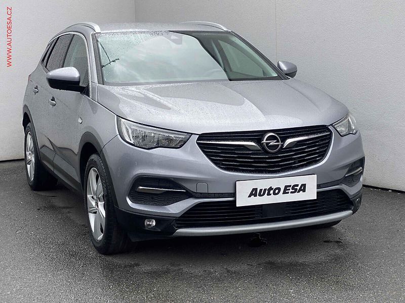Opel Grandland X (2018) 1.2 T, Innovation, AT, navi - fotografie inzerátu