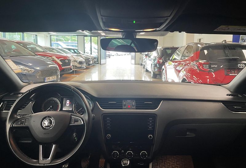 Škoda Octavia 1,5TSI Style Sport, ČR, 1.MAJ. - fotka 13 z 21