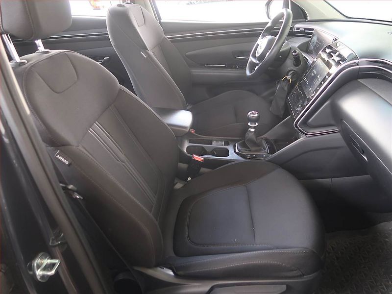 Hyundai Tucson (2022) 1.6 T-GDI - fotka 9 z 13