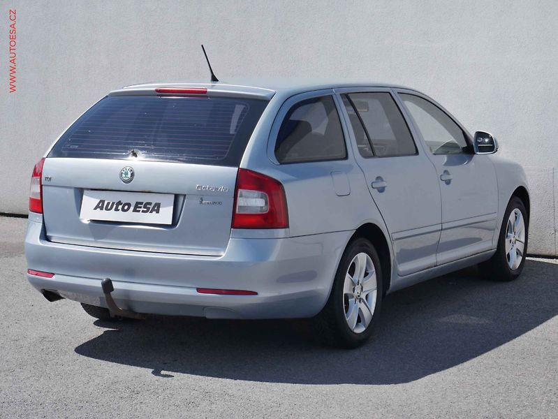 Škoda Octavia (2011) 1.6TDi, ČR, Klima - fotka 4 z 15