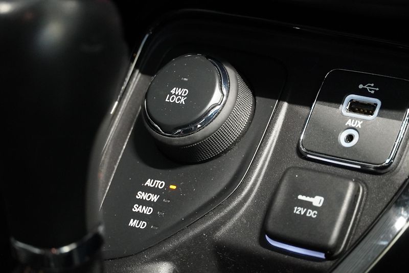 Jeep Compass 1,4T,ČR,4x4,Limited,BEATS - fotka 24 z 32