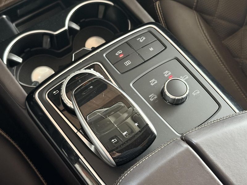 Mercedes-Benz GLS GL 400 4Matic - fotka 17 z 35