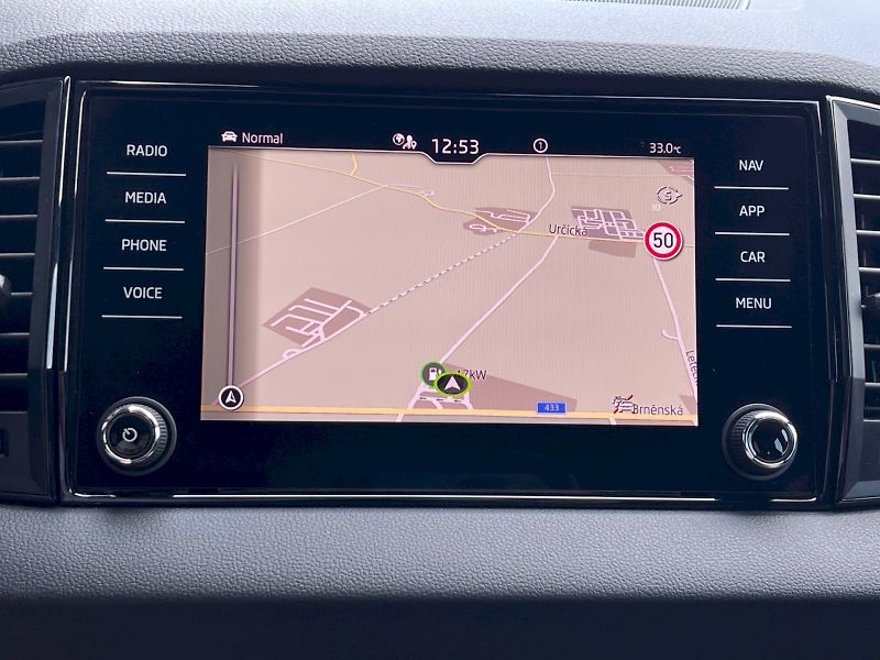 Škoda Karoq (2025) 1.5 TSI 110 kW DSG SportLine - fotka 15 z 35