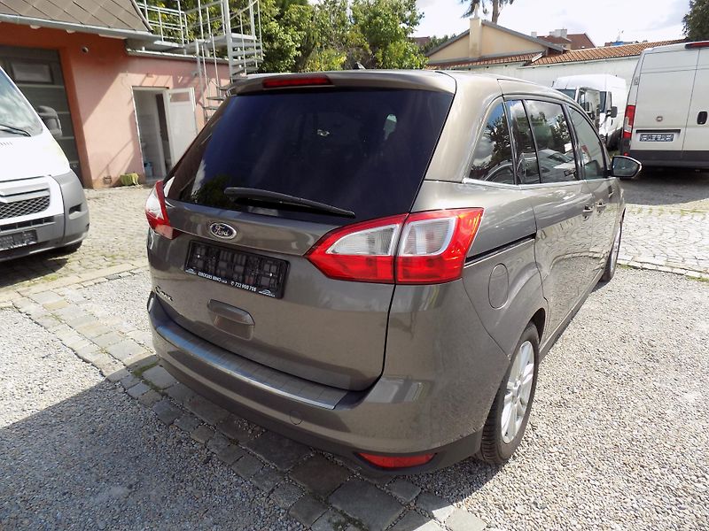 Ford Grand C-MAX 2,2 TDCI 103 KW AUTO/AC, TEMP - fotka 11 z 45