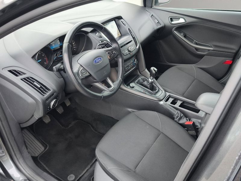 Ford Focus (2017) TREND 1.0 92 kW, ČR, Winter Sa - fotka 17 z 19