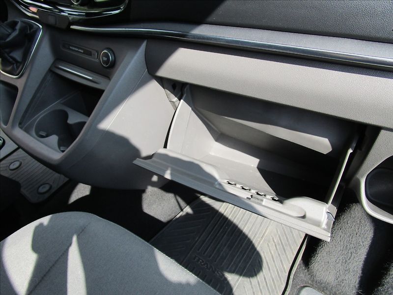 Ford Tourneo Custom 2.0TDCi L2 Titanium, 8 míst - fotka 19 z 57