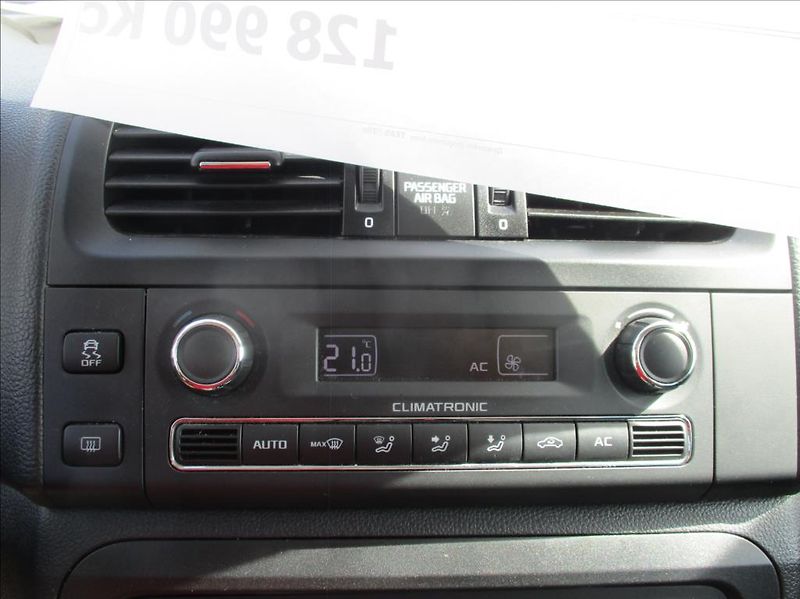 Škoda Roomster 1,2 TSi, Style, klima, servis, - fotka 17 z 27